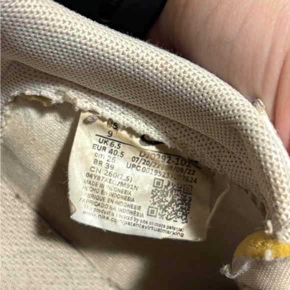 NIKE Women’s Blazer Low Platform Sneakers Size 9 - Picture 9 of 9